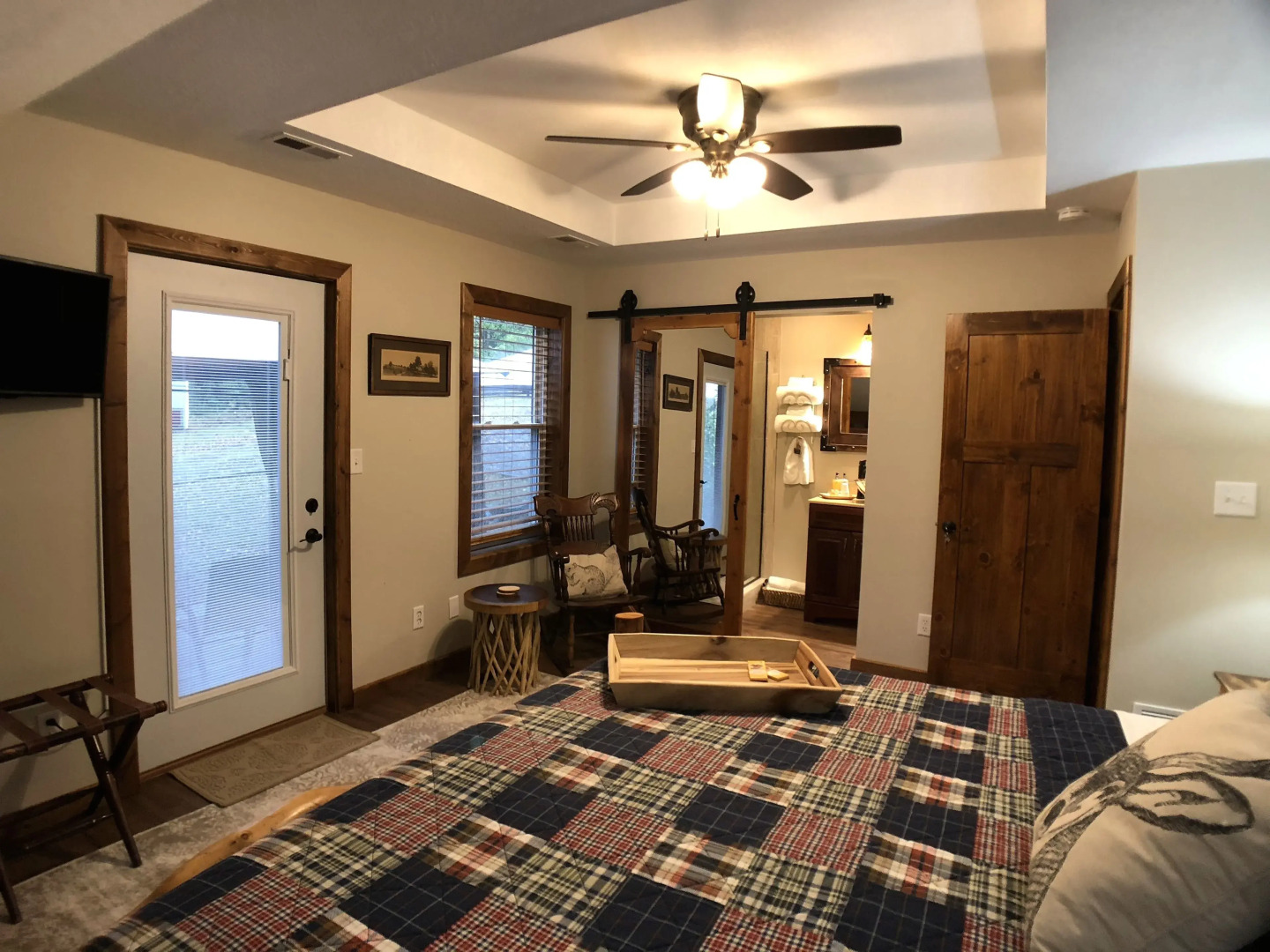 Walnut Waters Bed & Breakfast