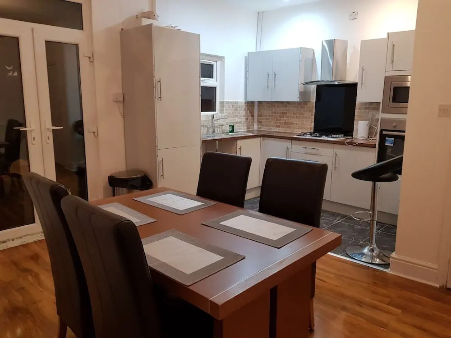 Woodleigh Luxury 3 Bedrooms House