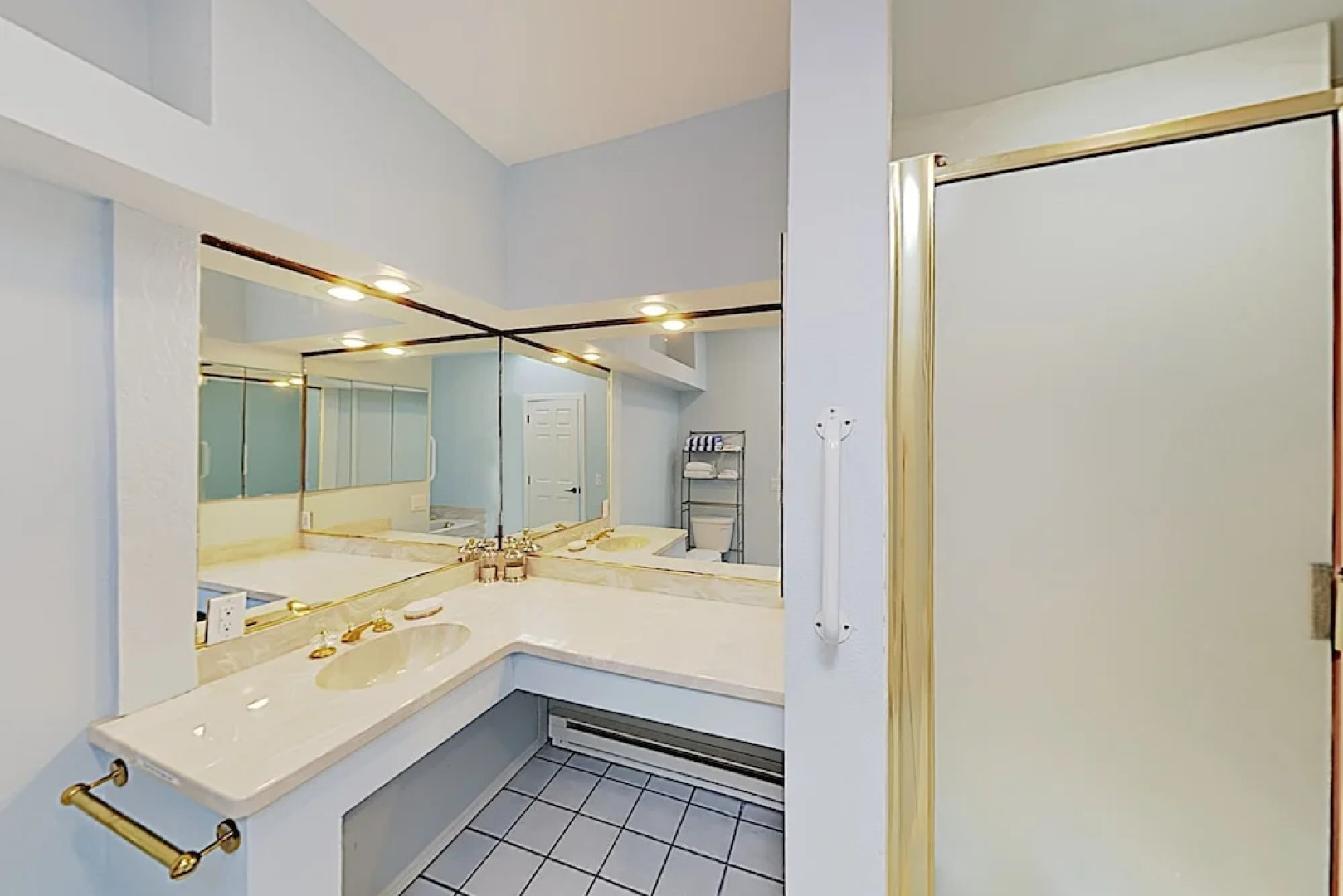 New Listing! Grandpas Lake House W/ Hot Tub 4 Bedroom Home