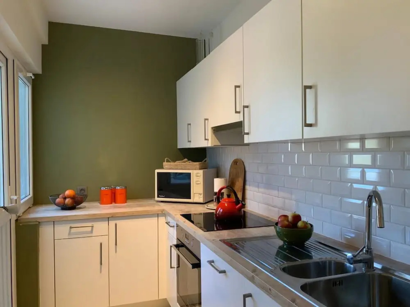 Herentals Hideaway With Balcony