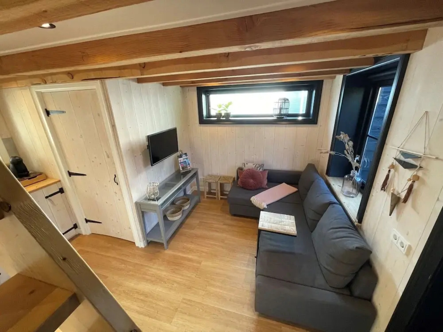 Inviting Chalet in Monnickendam With Garden