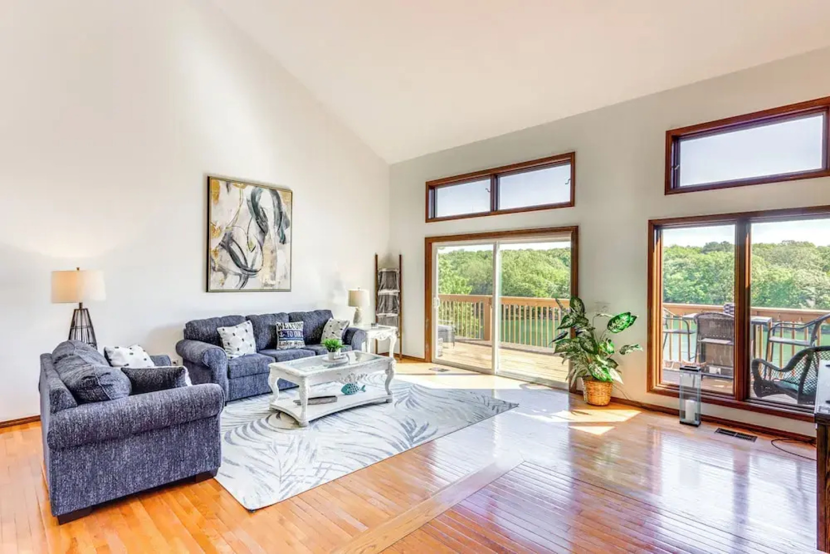 Swim & Boat Docks: Lakefront Gem in Bella Vista!