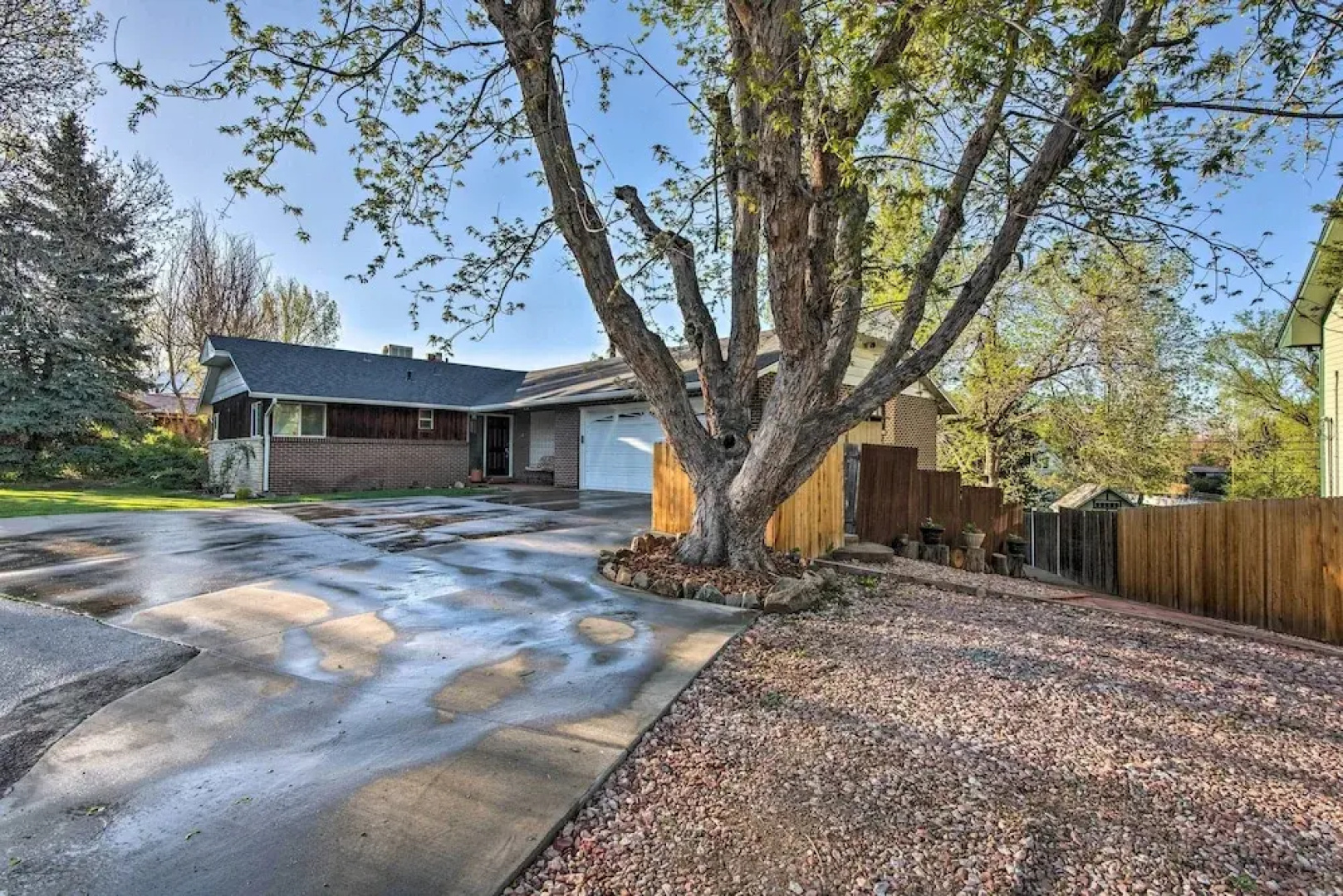 11 Mi to Denver Zoo: Lakewood Studio w/ Fire Pit!