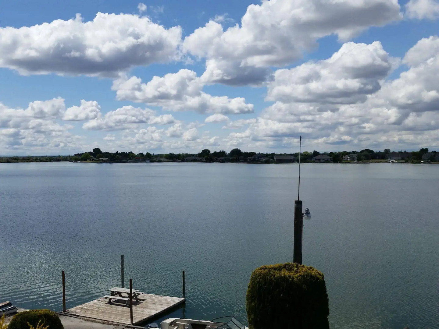 Lakeshore Inn Water Front