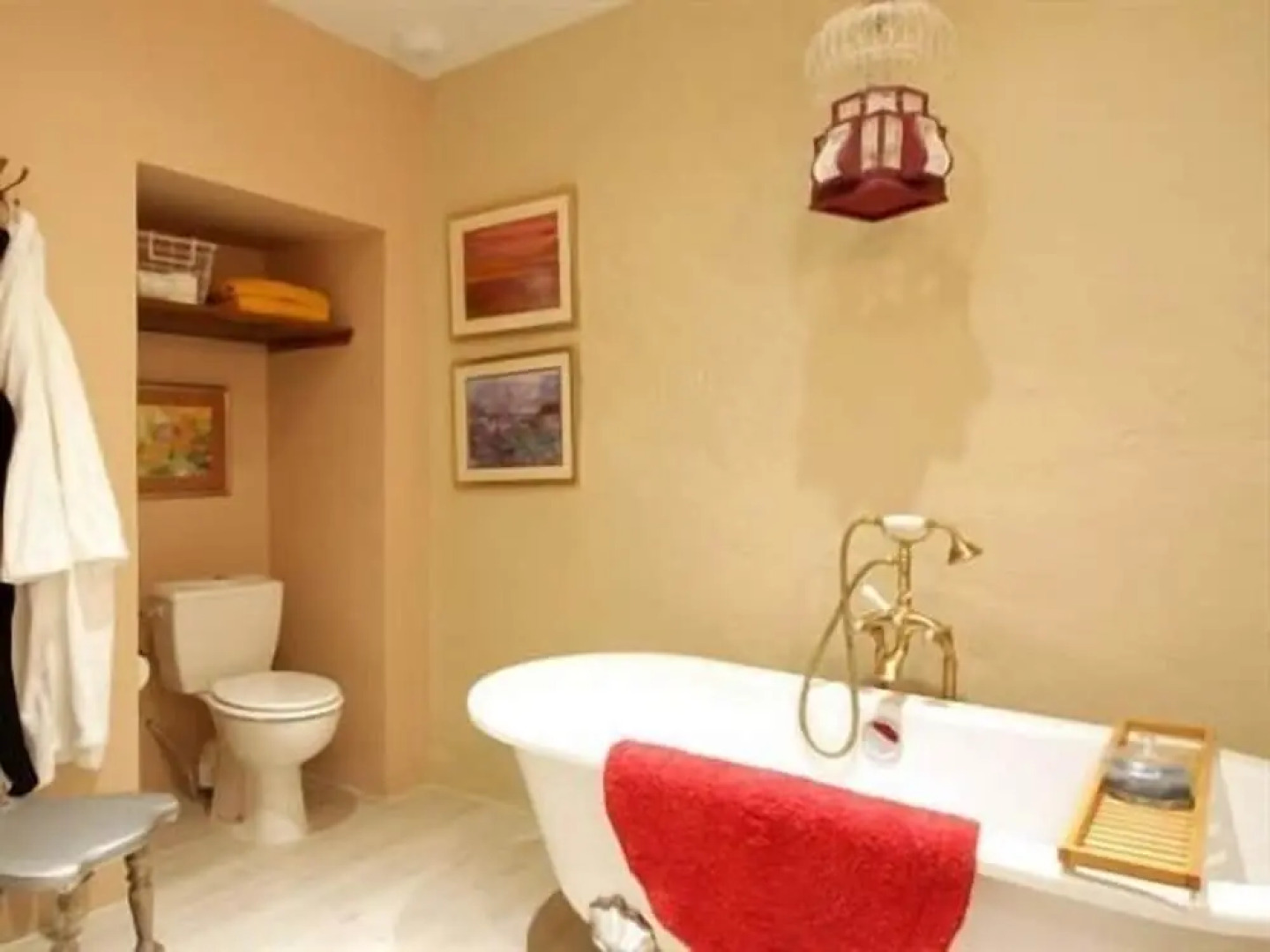 Maison de Textile Apartment