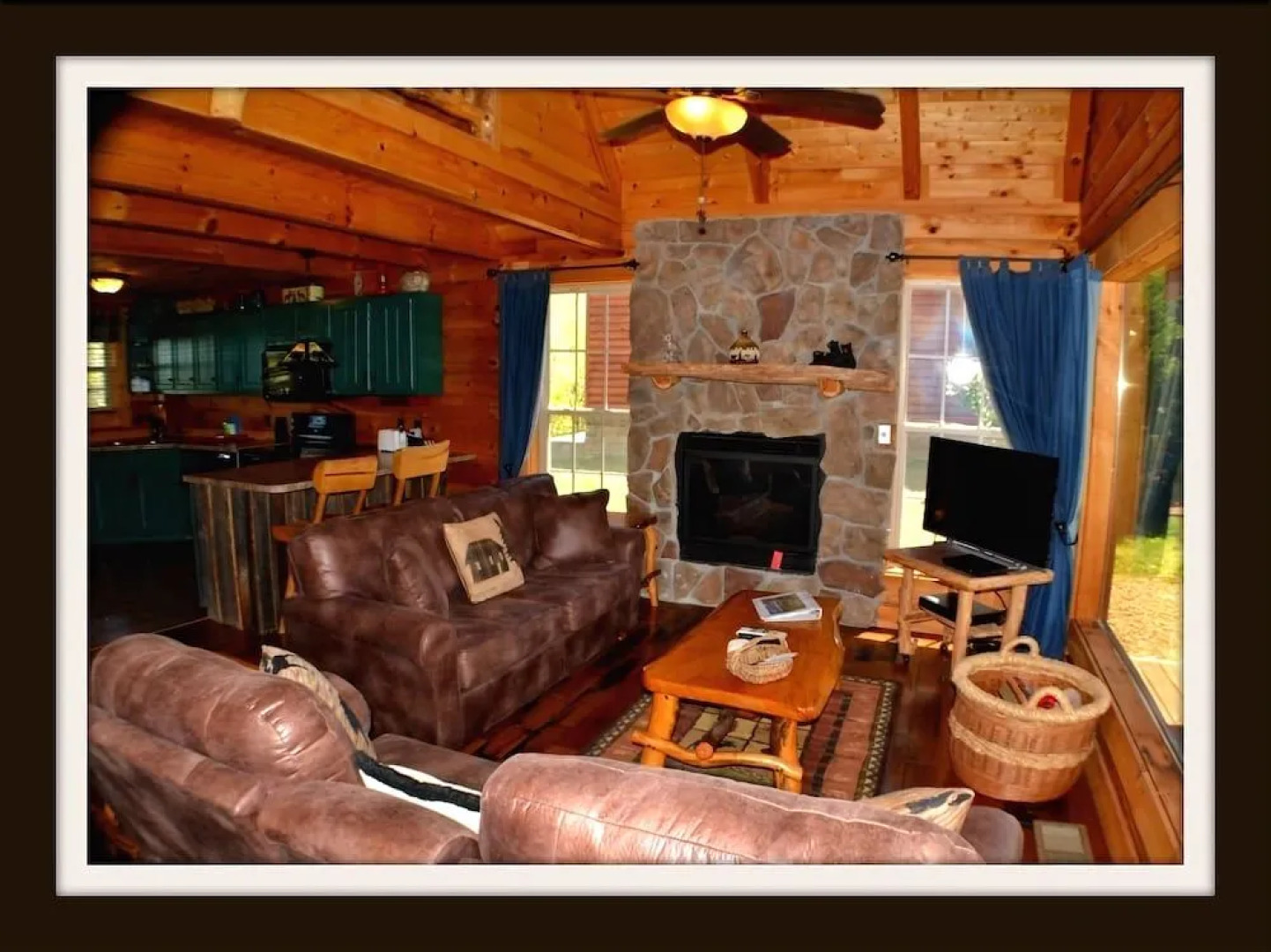 Graceful Awestruck Perfect Mountain Views with Pool Access by RedAwning