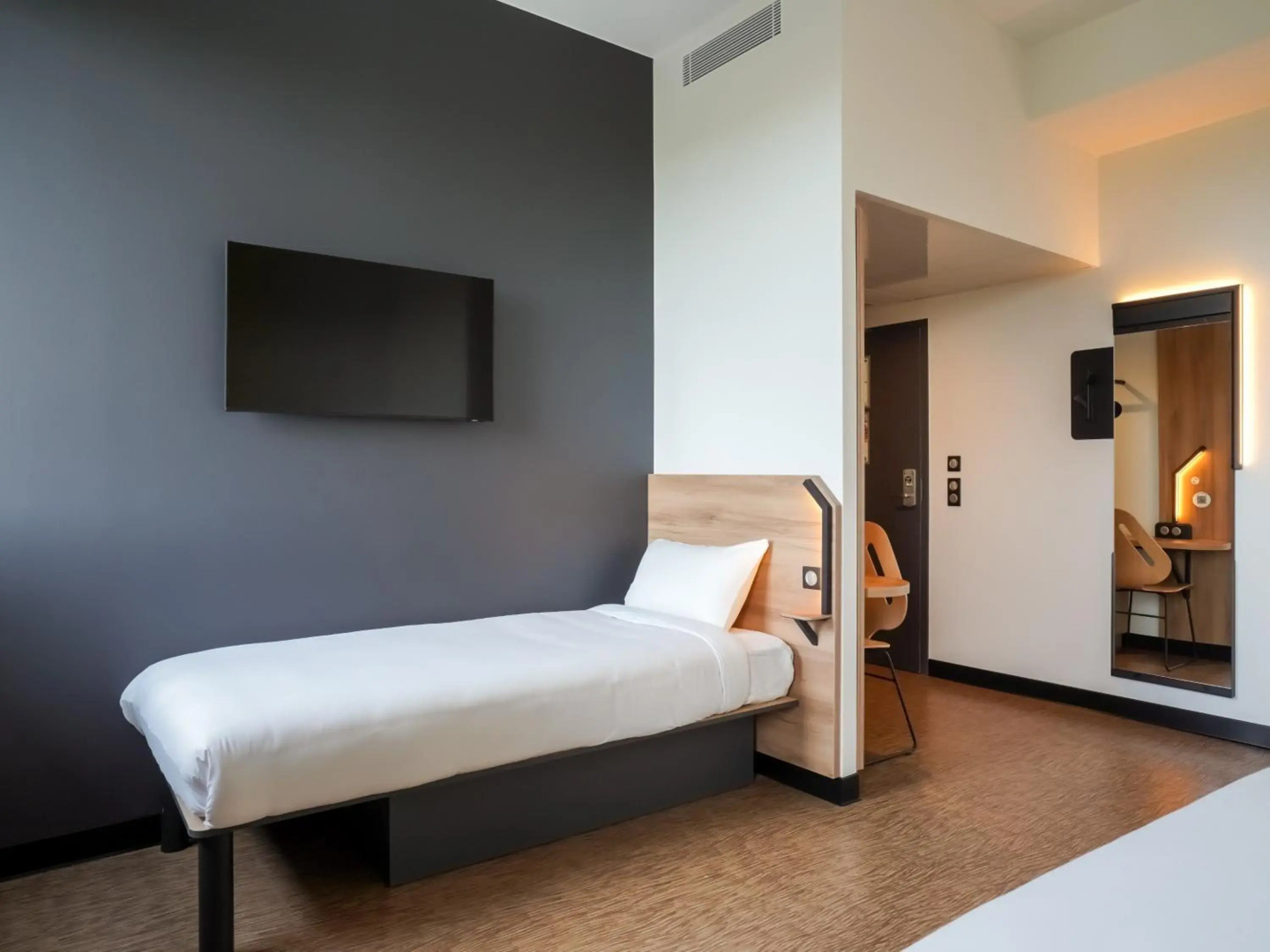 B&B HOTEL Paris Porte d'Orléans