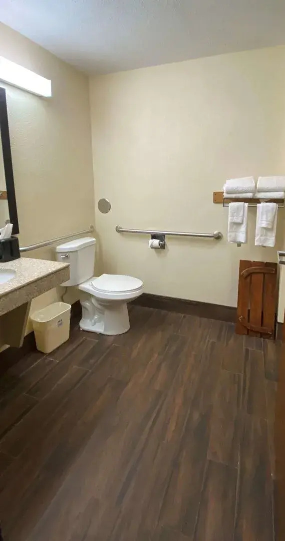 AmericInn by Wyndham Reedsburg