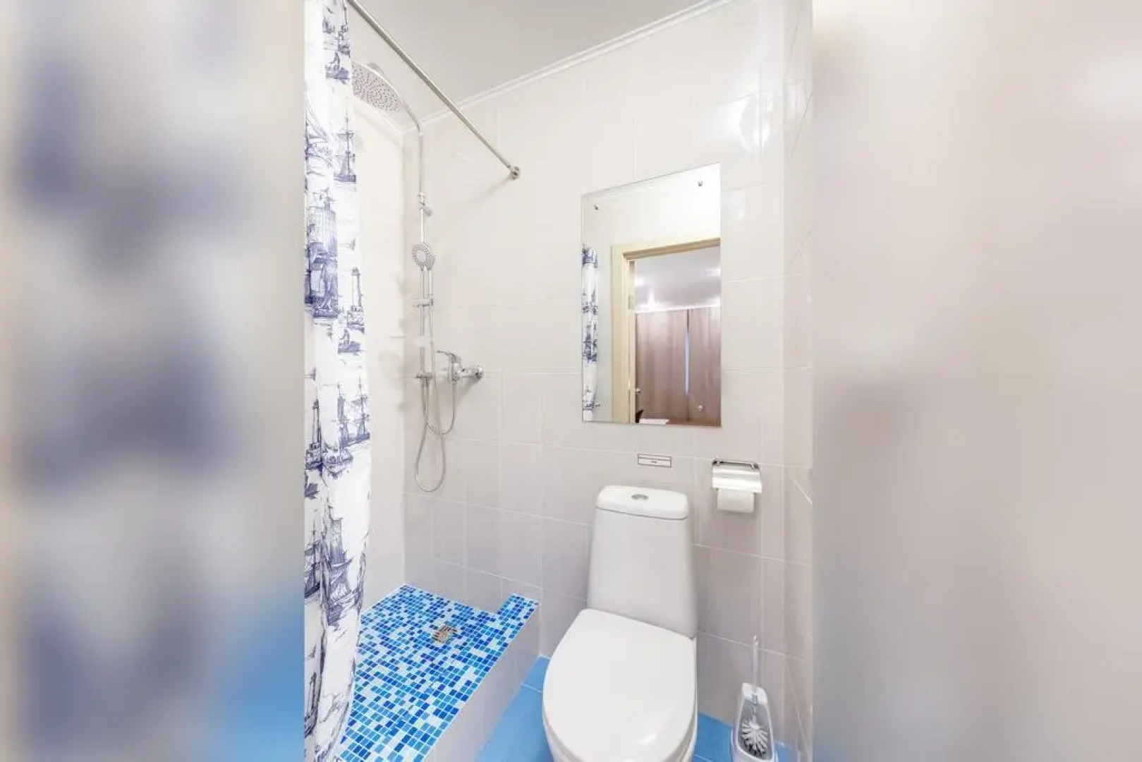 Авион на проспекте Ленина 38