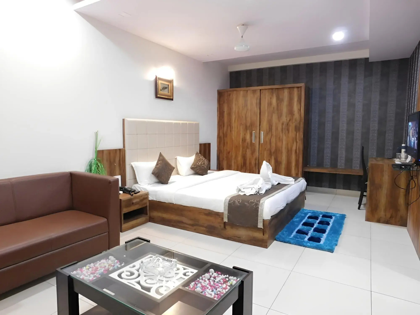 V by Vinnca Hotel Shiva