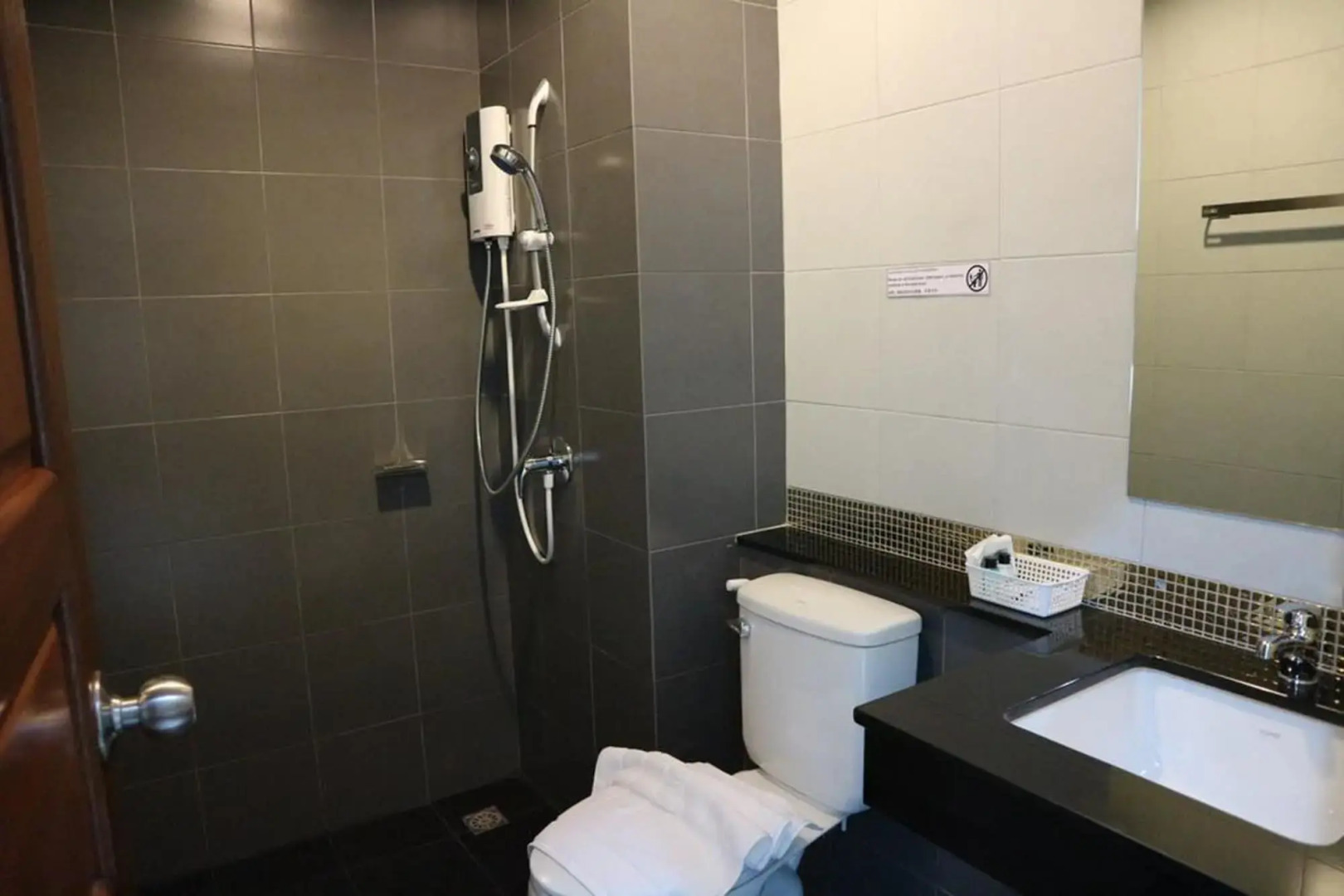 Wanarom Residence Hotel