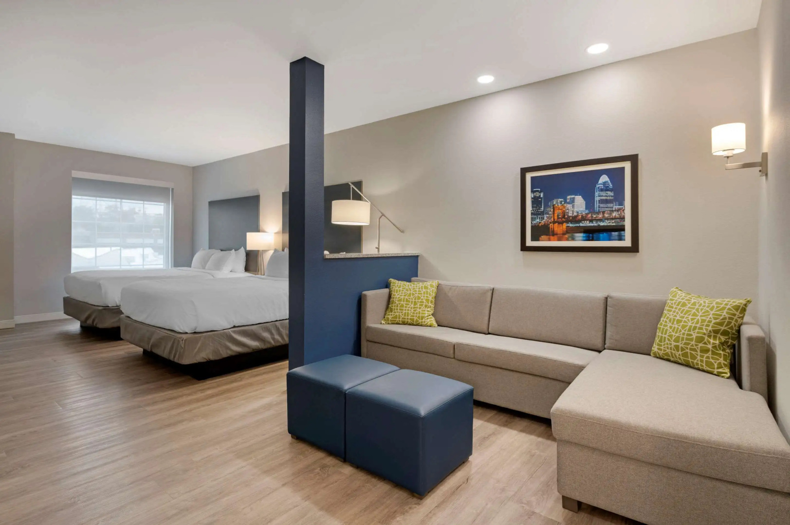 Comfort Suites Cincinnati University - Downtown