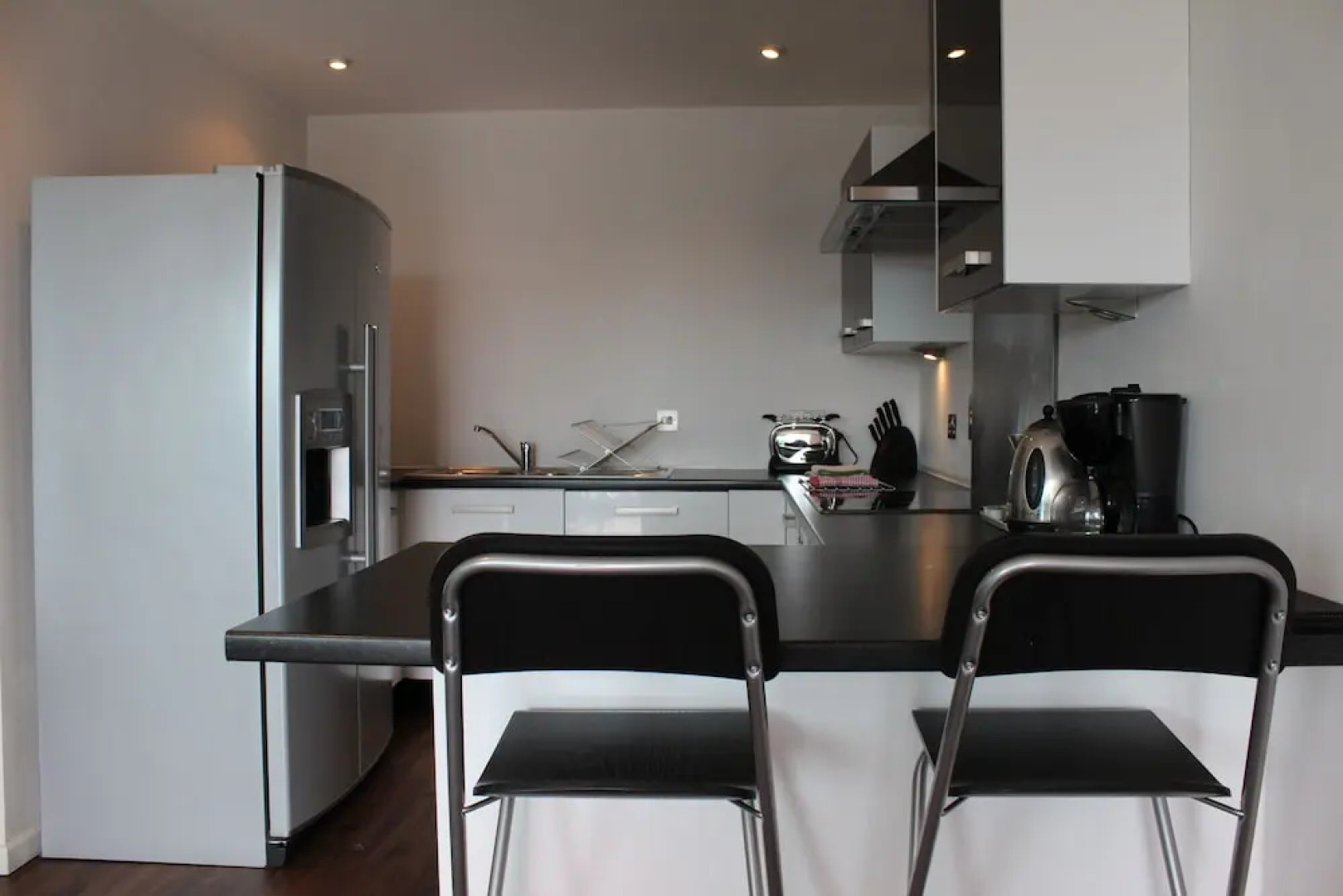 City Crash Pad - West Street Apartments