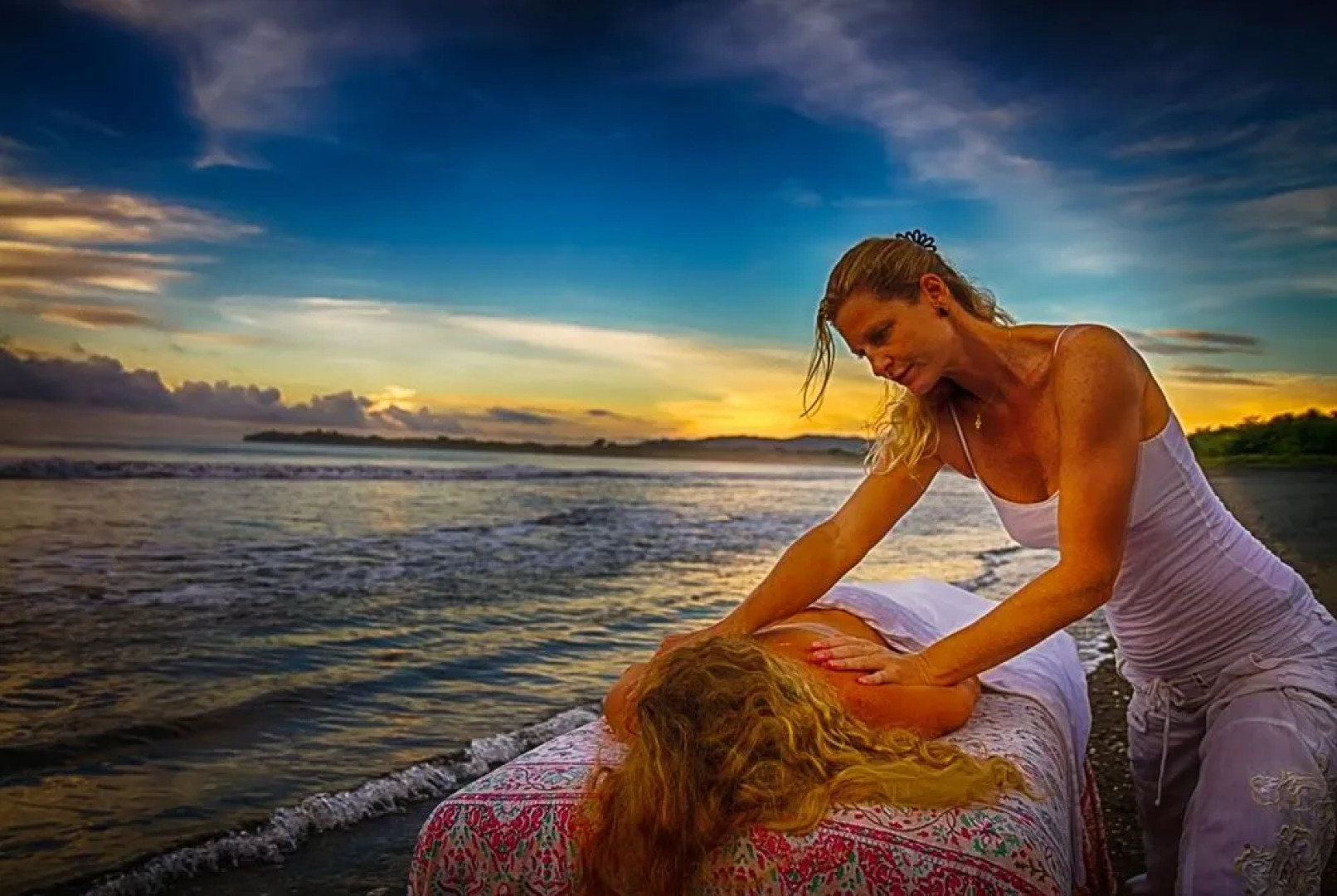 Iguana Lodge Beach Resort