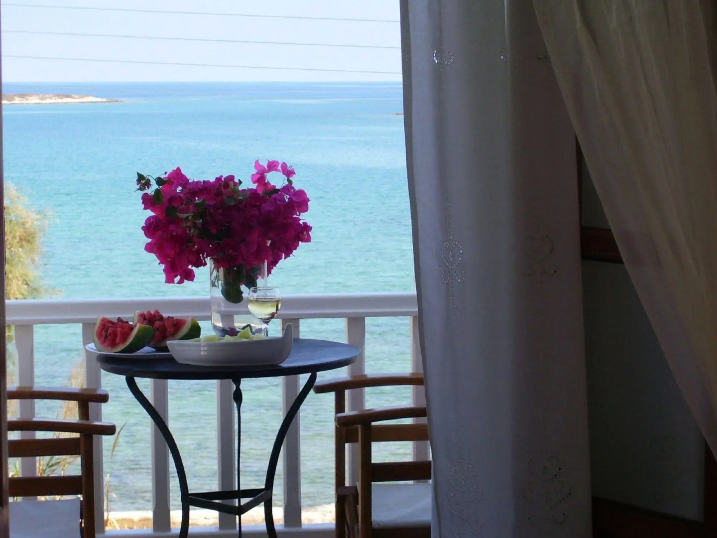 Roussos Beach Hotel