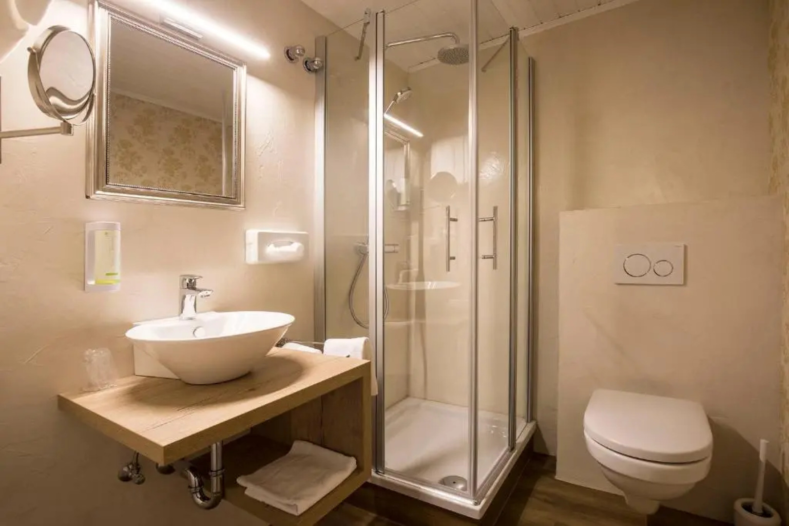 Keramikhotel Goldener Brunnen