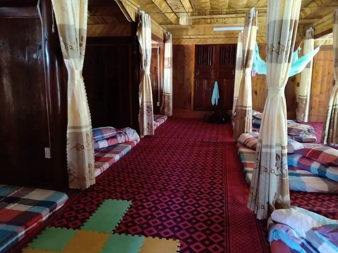 Yen Nhu Guesthouse - Hostel