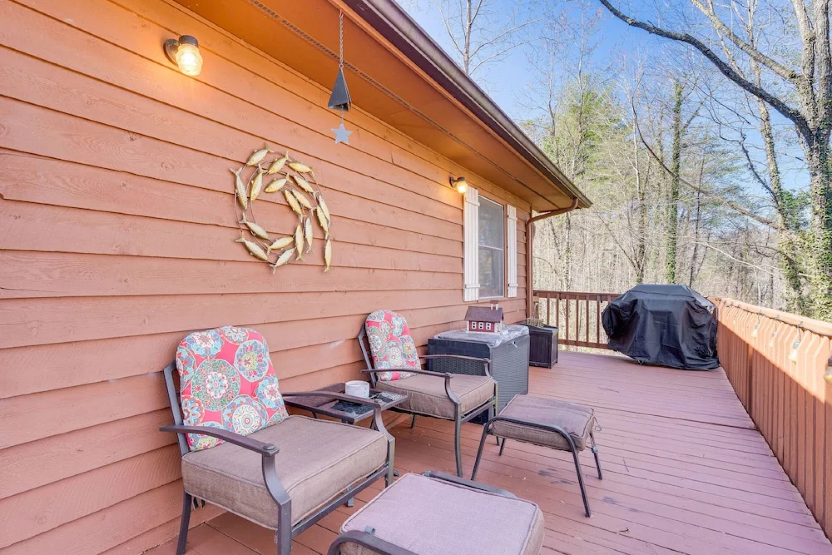 Pet-friendly Hiawassee Cabin w/ Lake Views & Sauna