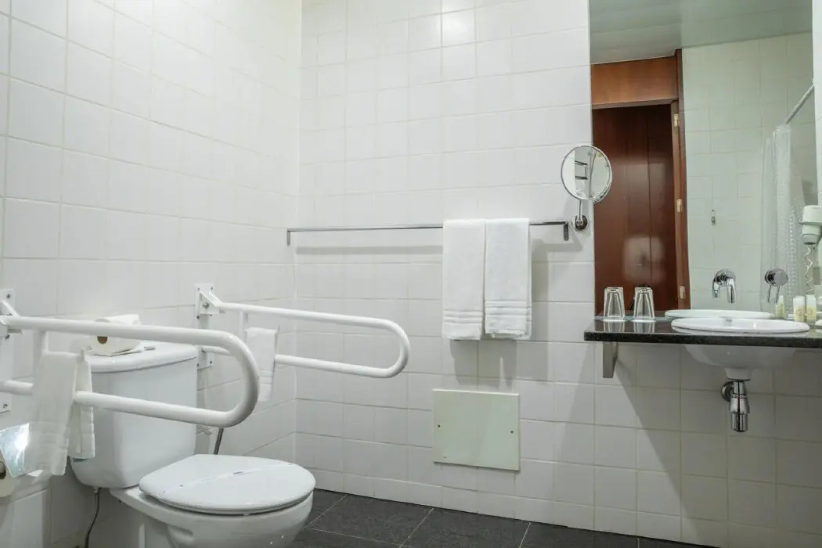 VIP Executive Art's Hotel