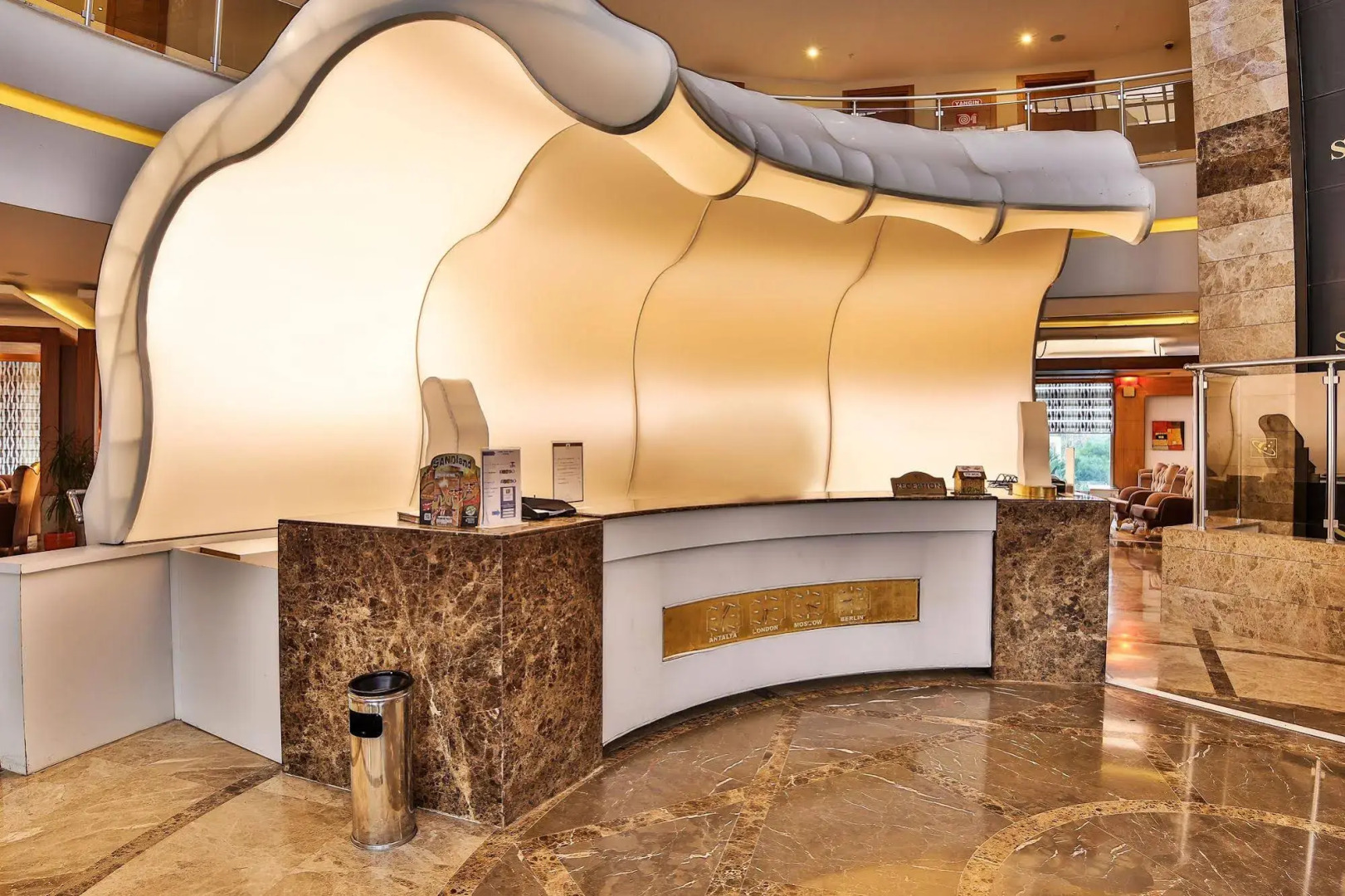 Saturn Palace Resort 