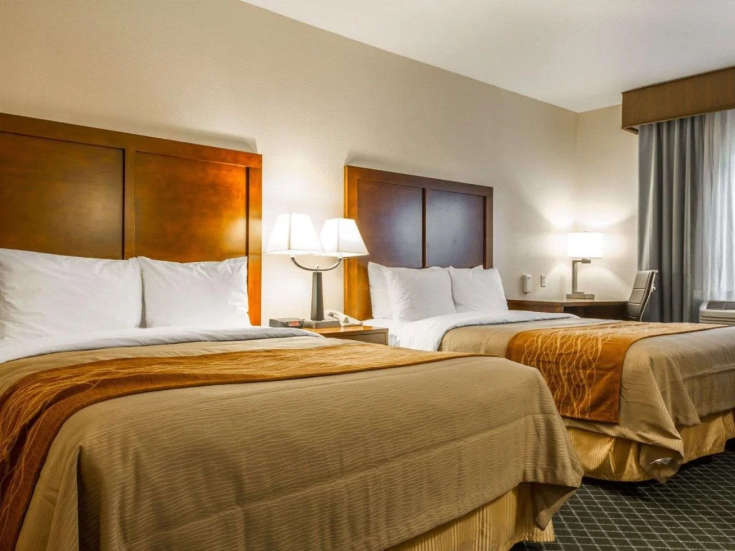 Comfort Inn & Suites Oakland Airport