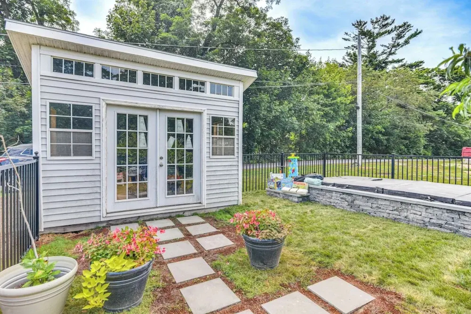 Private Heated Pool: Family Cottage in Plymouth!