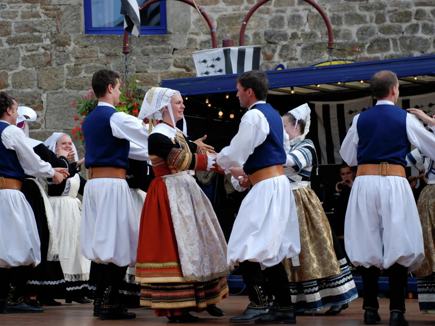 Cosy holiday home with terrace and garden near Quimperlé.
