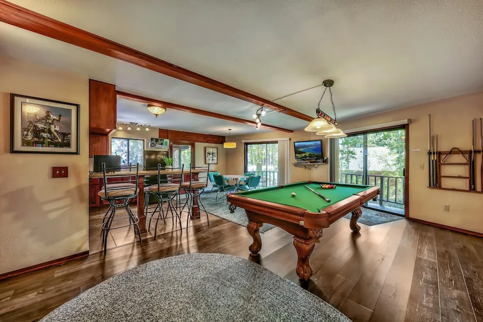 Mv49 Lake Tahoe a Block From the Caverock Beach