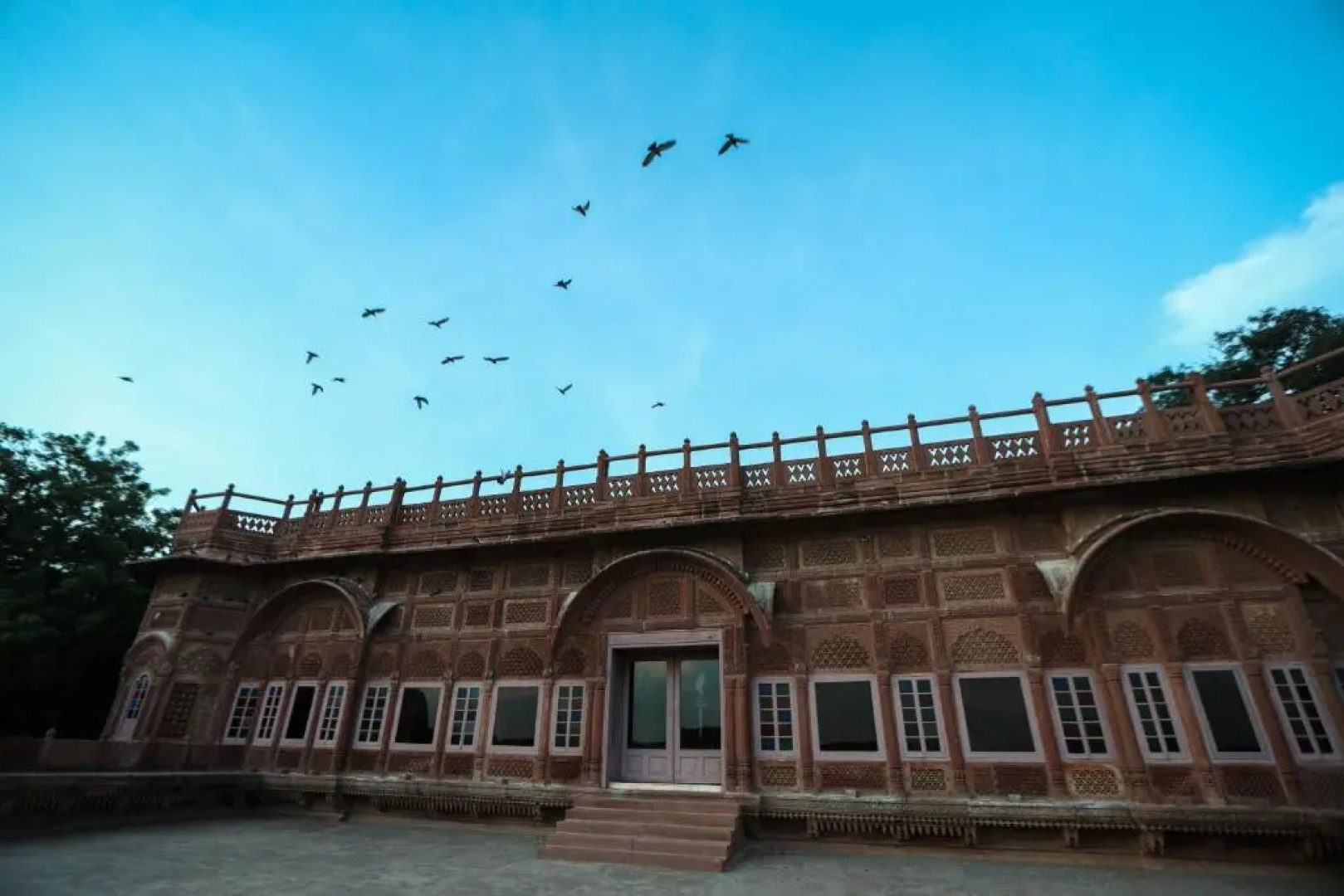 WelcomHeritage Bal Samand Lake Palace