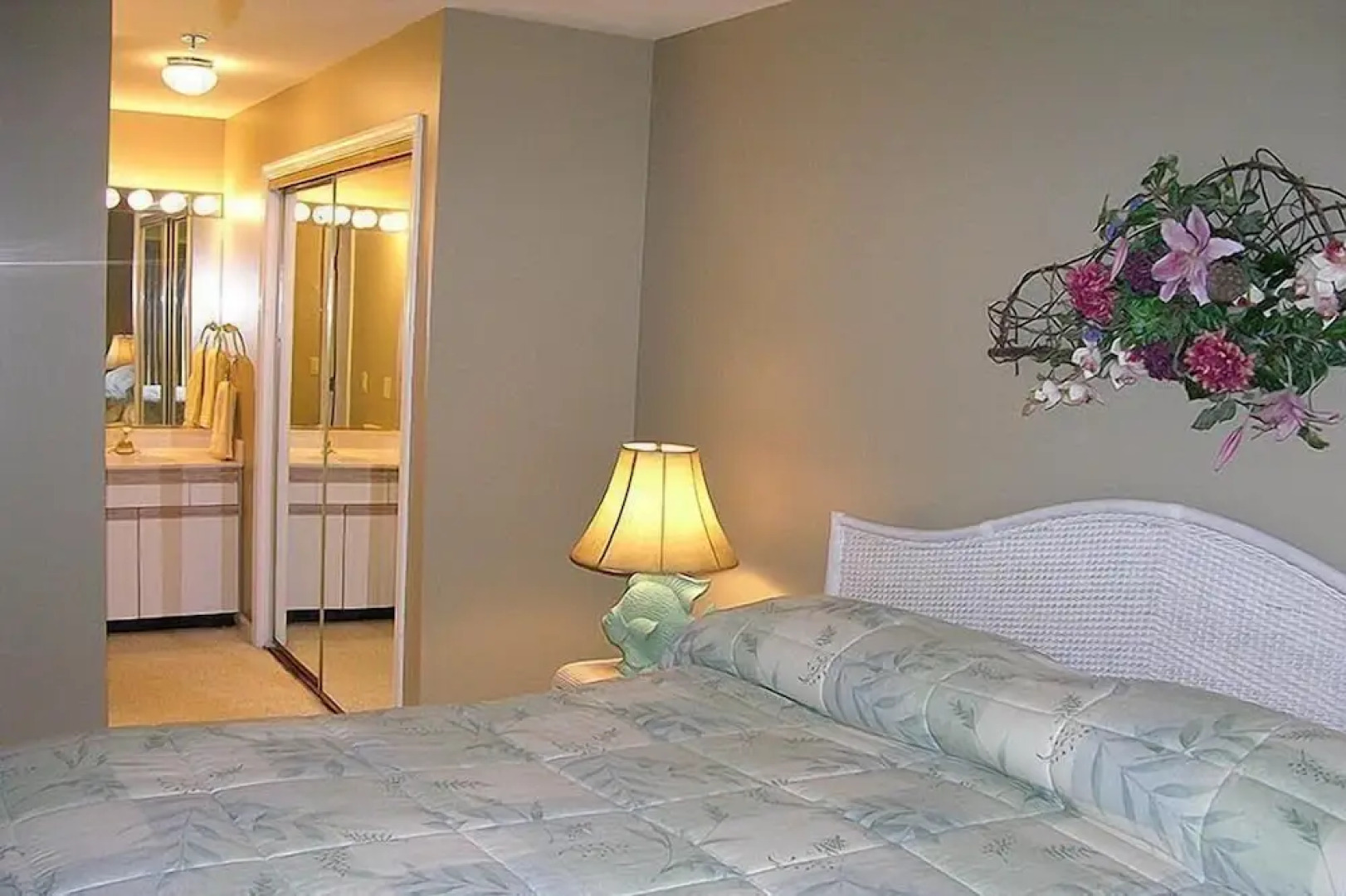 Harbour Club B16 2 Bedroom Condo by RedAwning