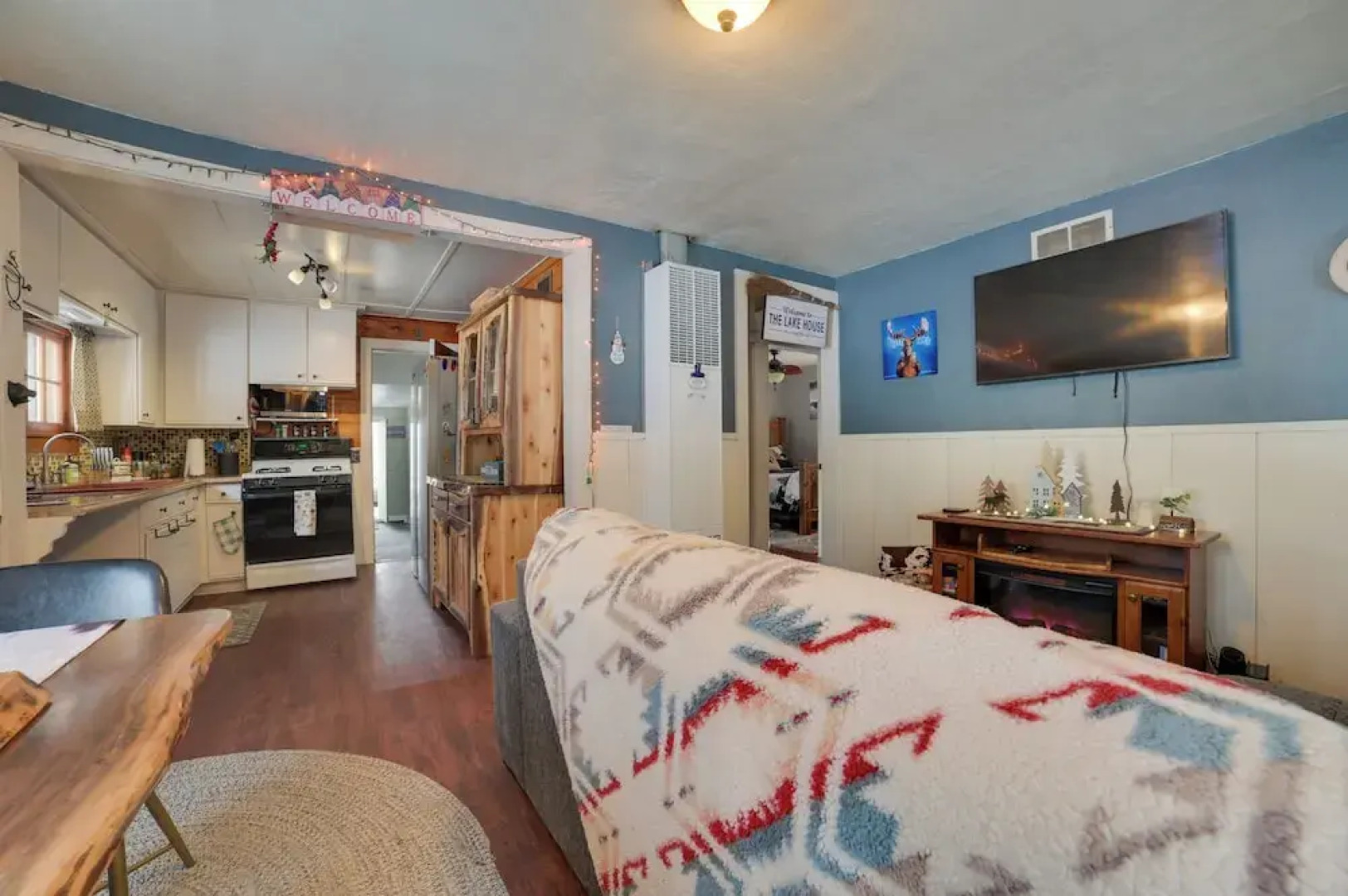 Family-friendly Cabin: Walk to Lake Access!