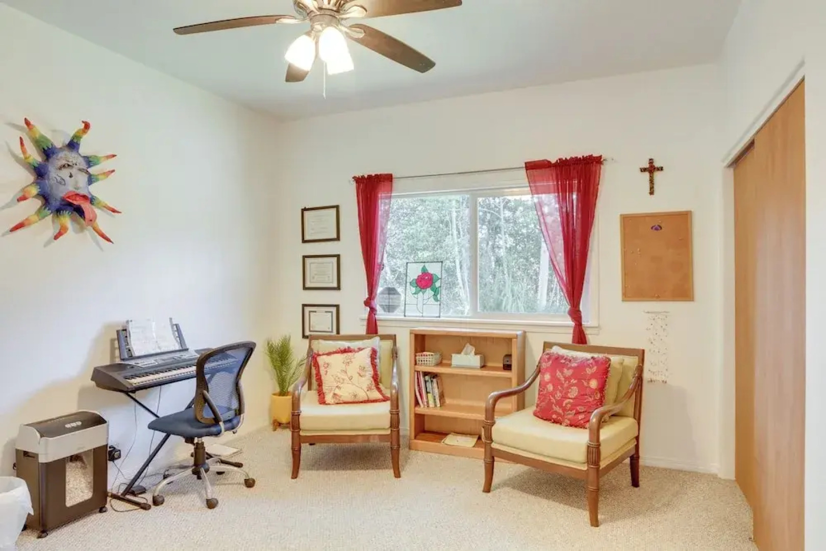 Paradise Park Vacation Rental ~ 4 Mi to Shoreline!