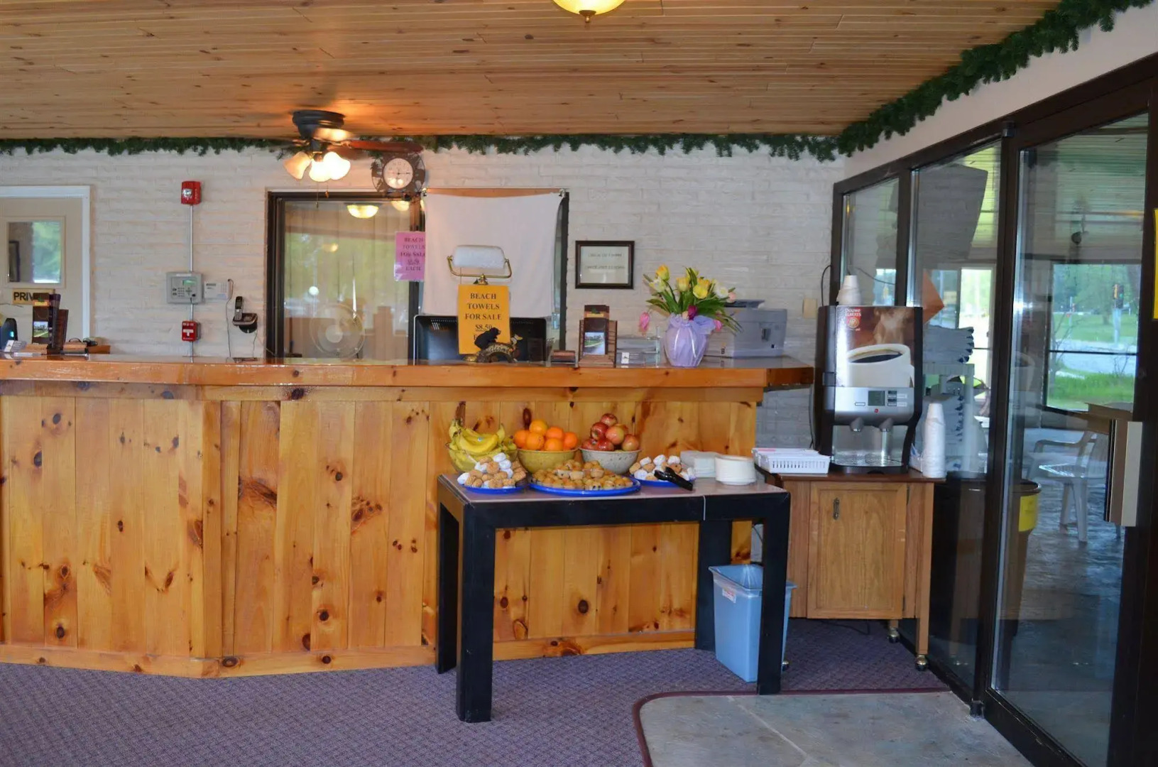 Amber's Inn & Suites