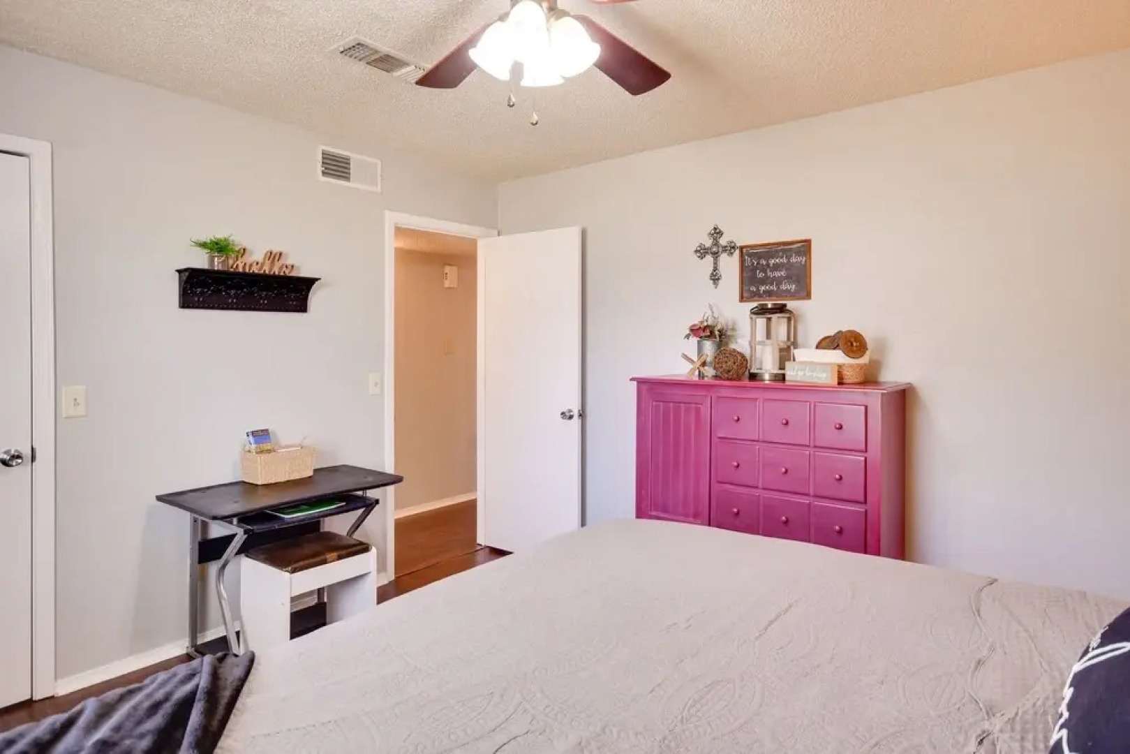 Pet-friendly Vacation Rental w/ Yard in Canyon