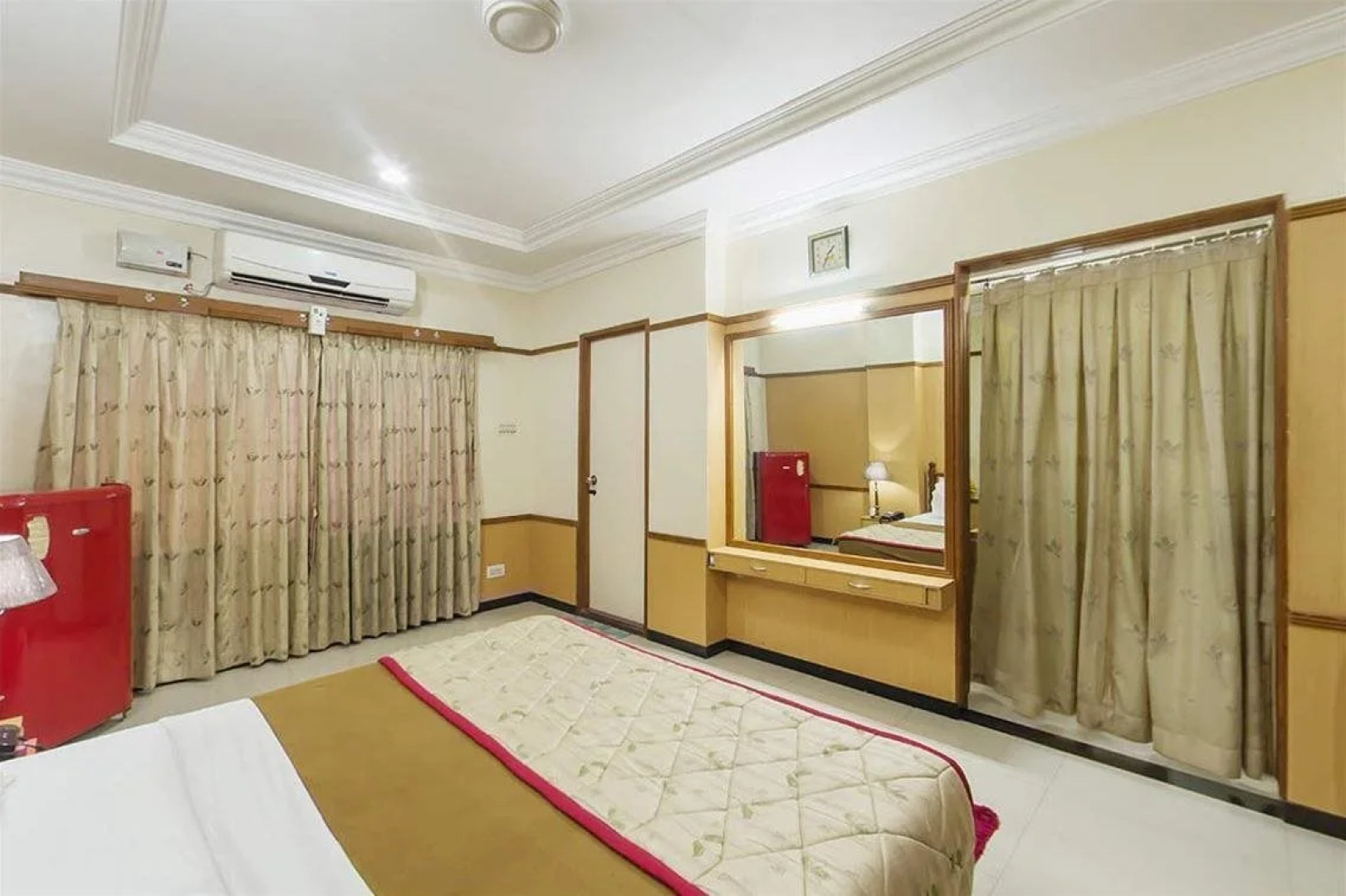 Hotel Aryaas Ressidence