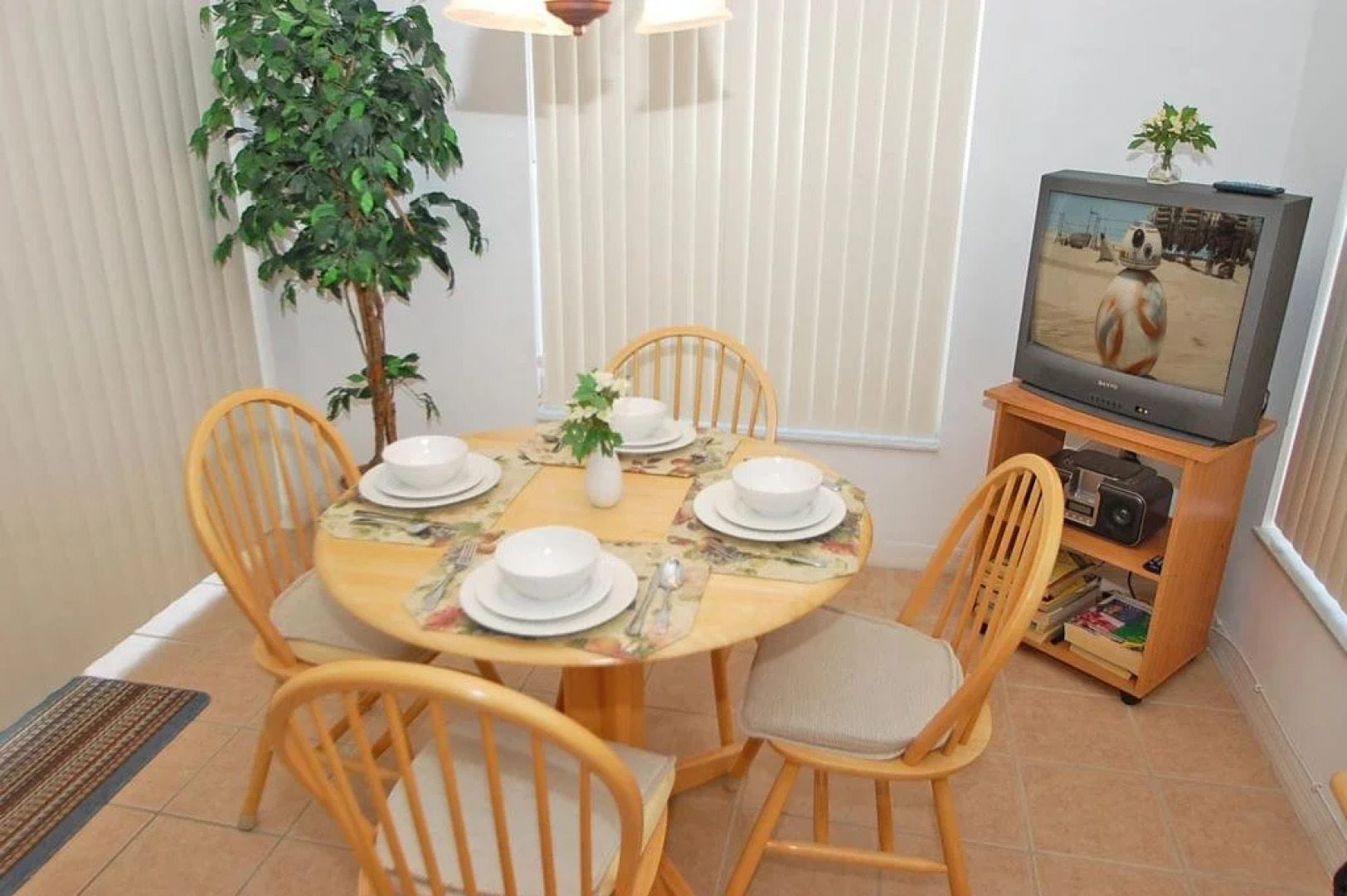 857KD Cozy Retreat 5 Br villa by RedAwning