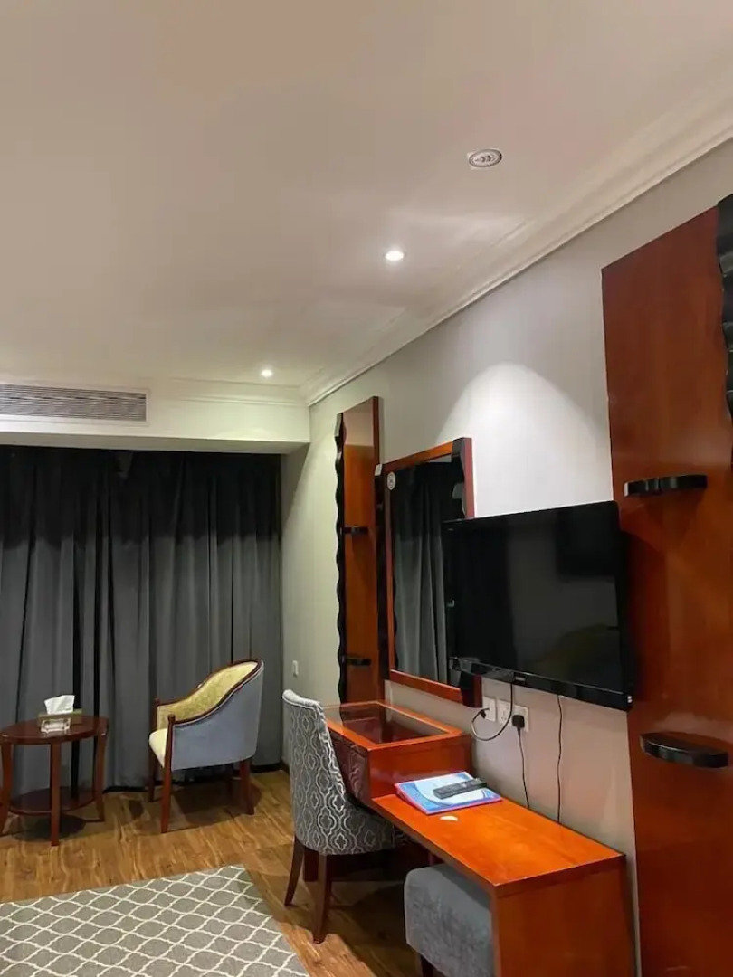 dra sanam servied appartements