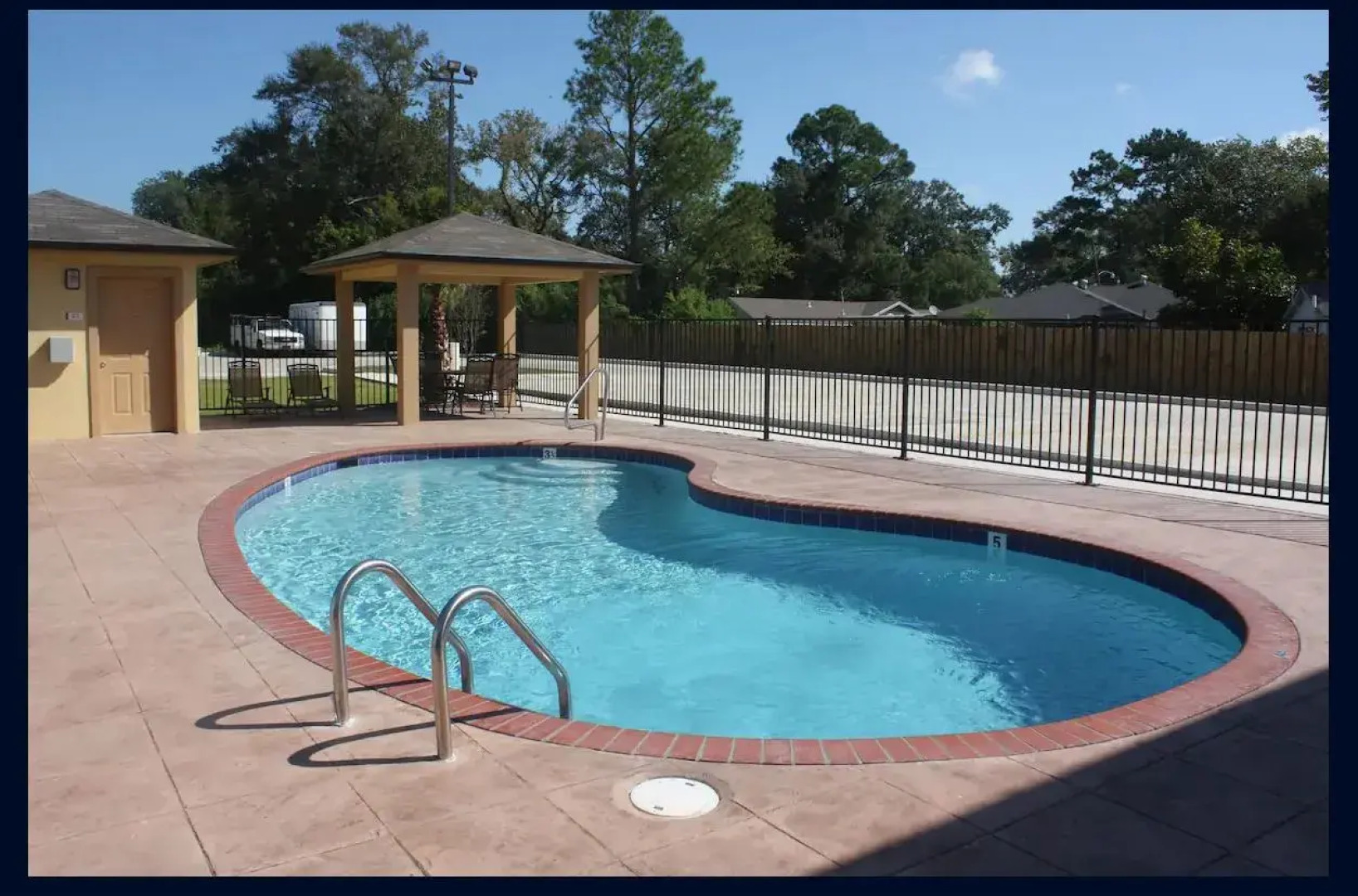 Americas Best Value Inn & Suites Lake Charles at I-210 Exit 11