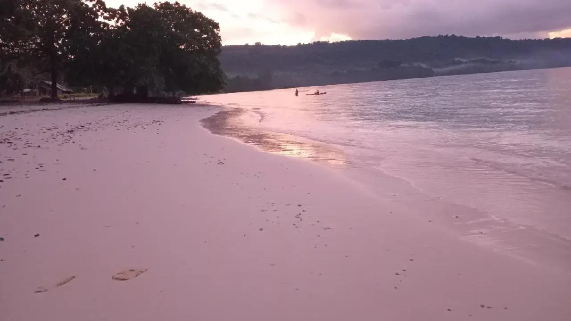 Lonnoc Beach Bungalows