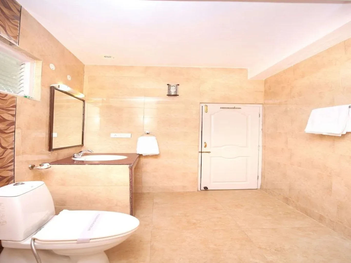 OYO 14106 Home Exotic Hill View Shoghi