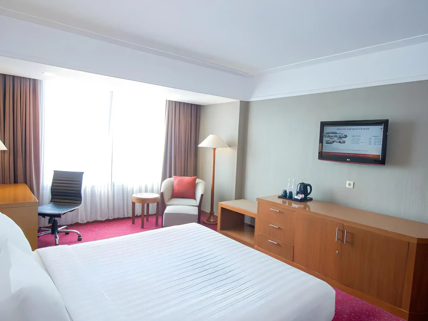 REDTOP Hotel & Convention Center