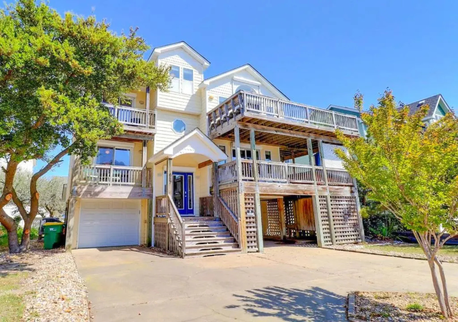 1671 Semper Summer 3 Min Walk to Beach