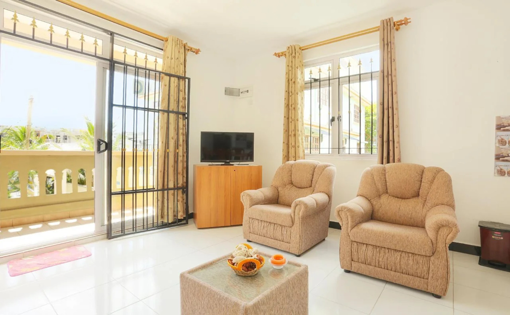 Sunny Lagoon Holiday Villa