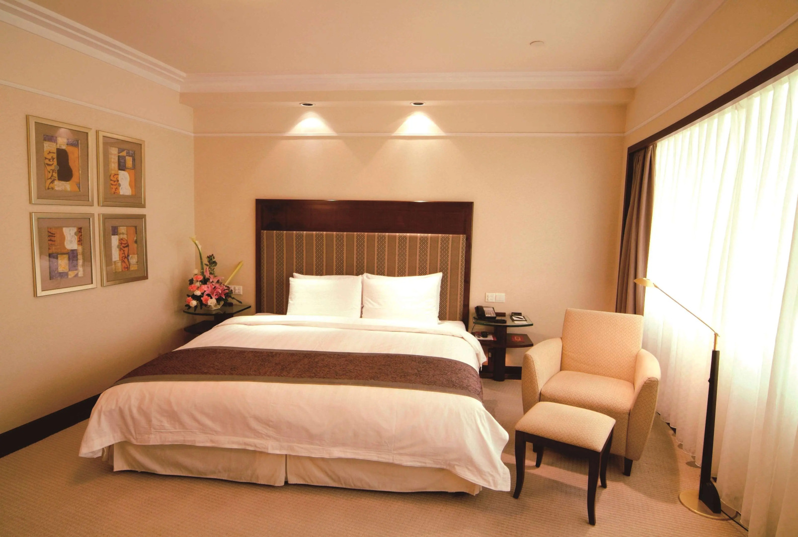 Howard Johnson Ginwa Plaza Hotel