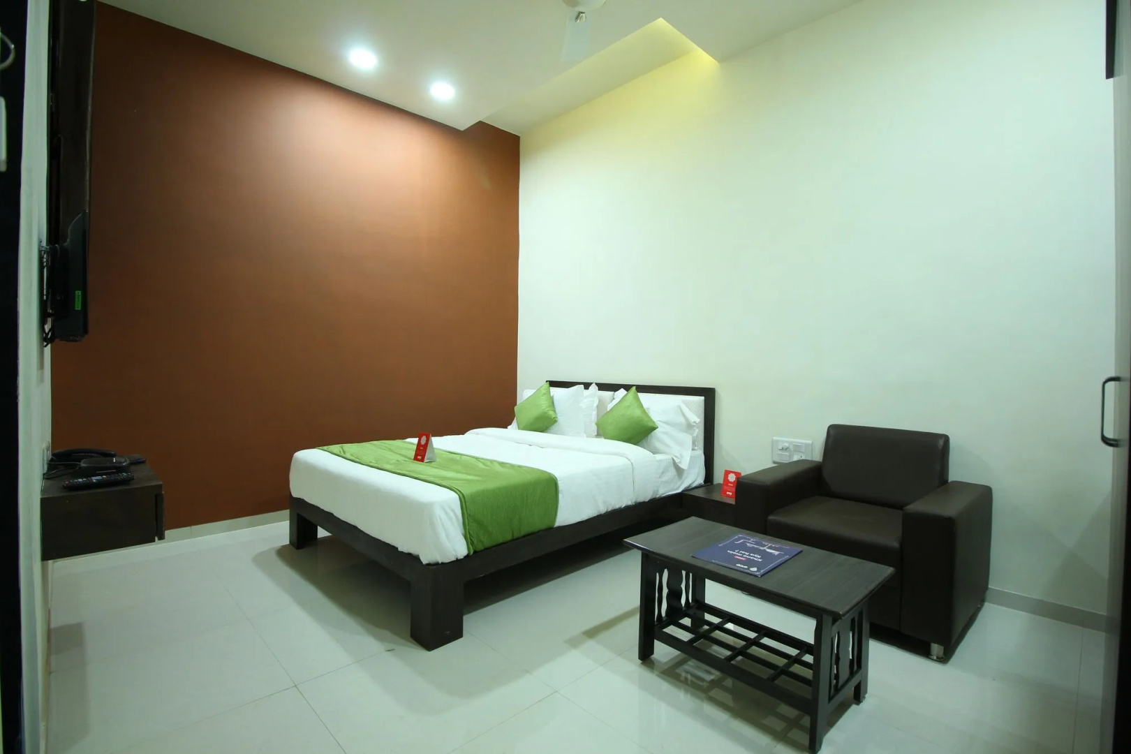 OYO 8993 Hotel Maher Inn