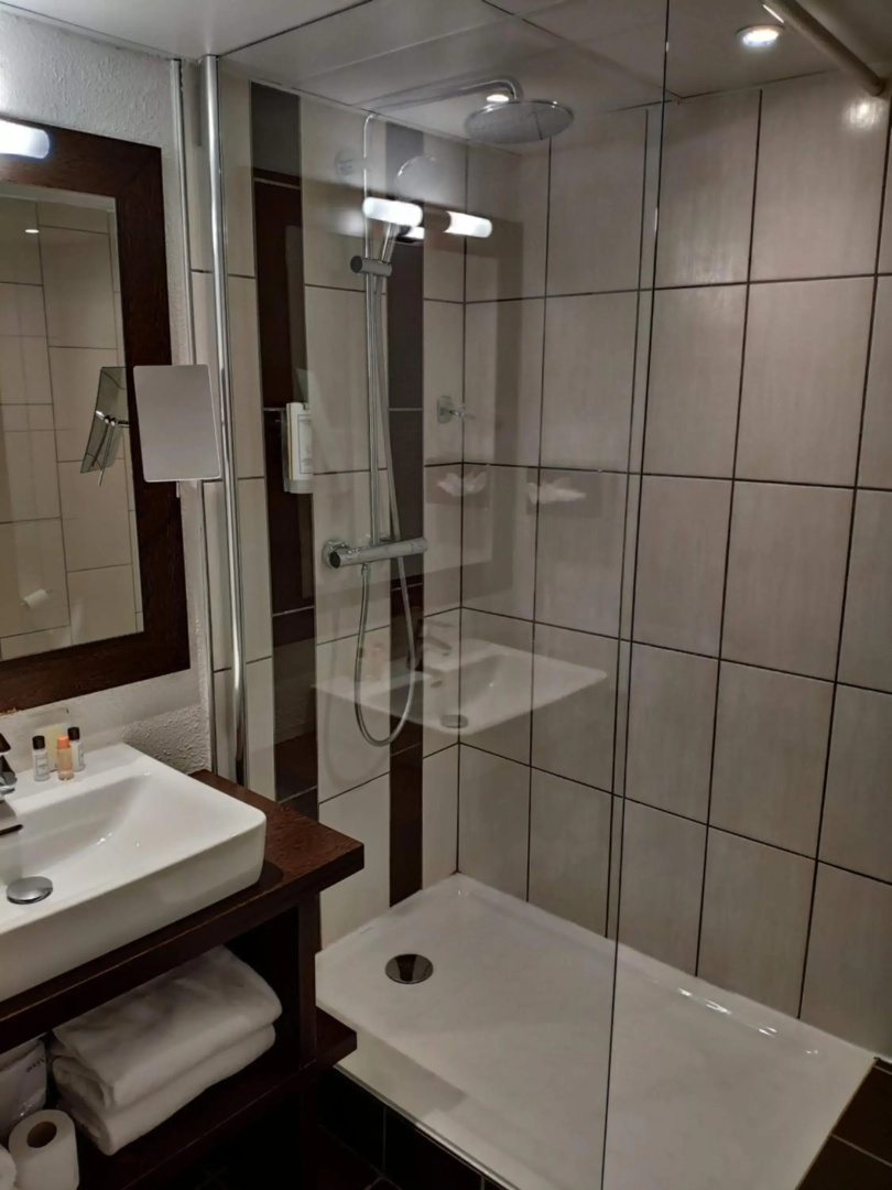 Holiday Inn - the niu, Fender Amsterdam by IHG