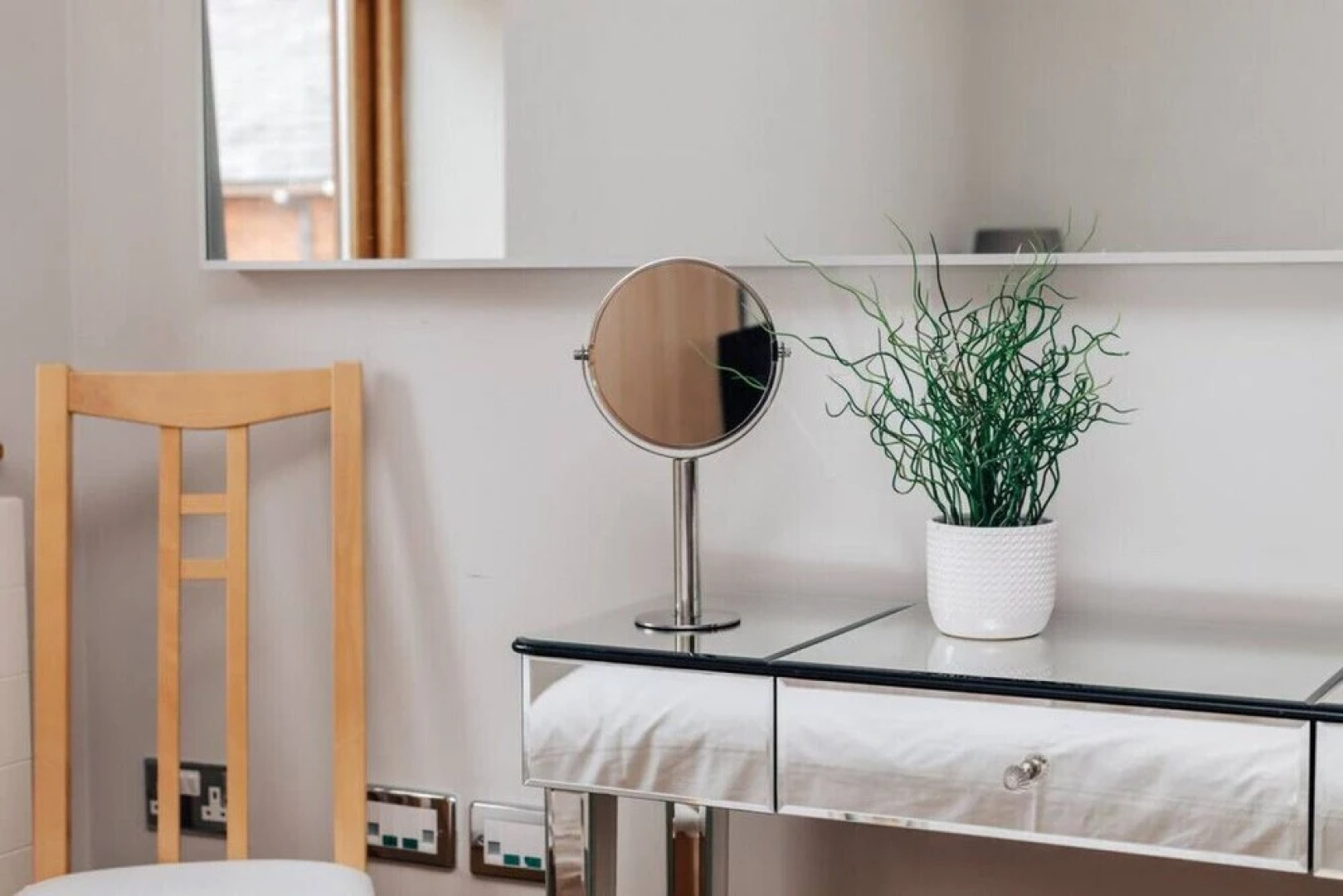 The Herringbone - 3 Bed With Parking Pet Friendly