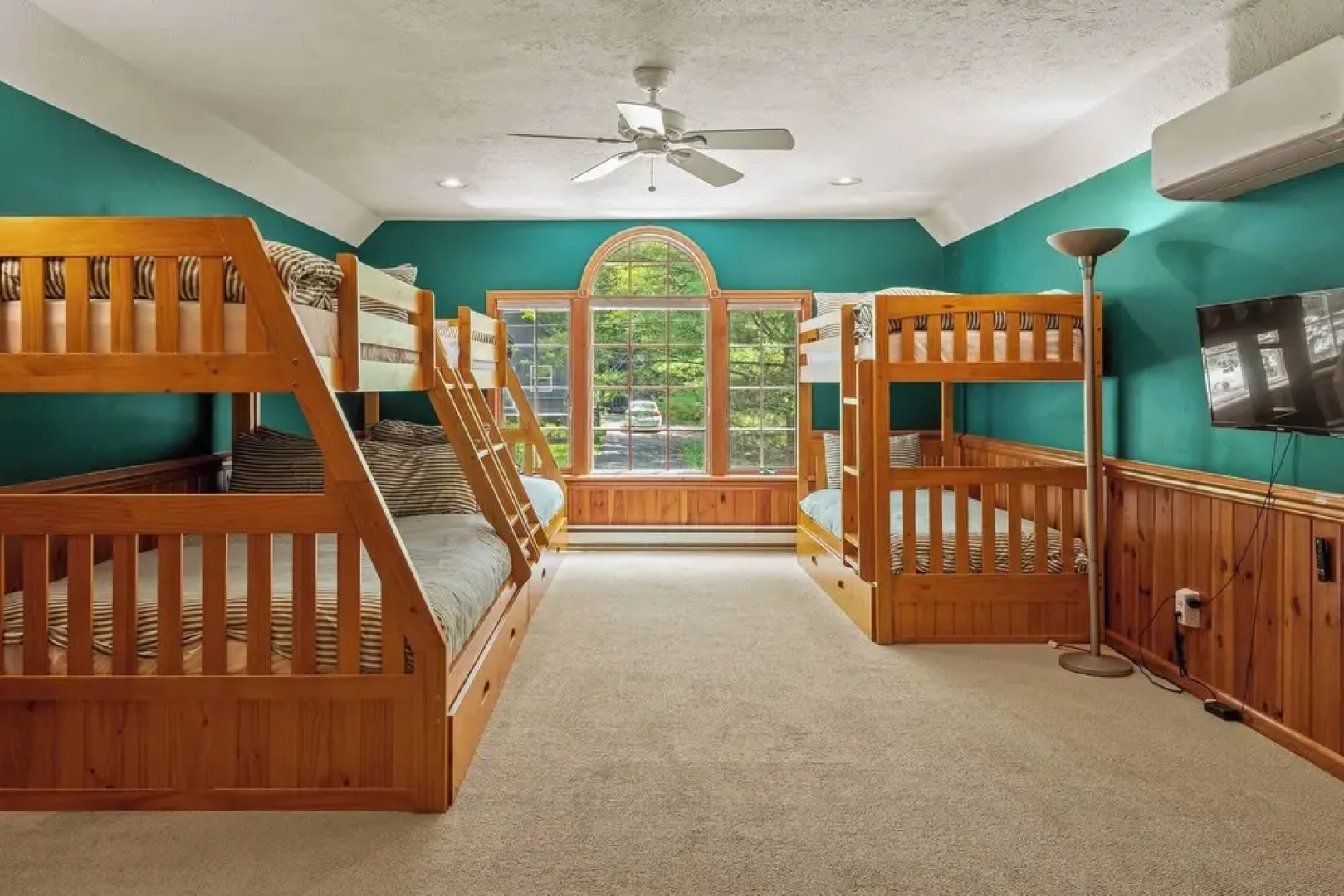 Tranquil Waterside by Avantstay Lakefront + Dock, Game Room, Views