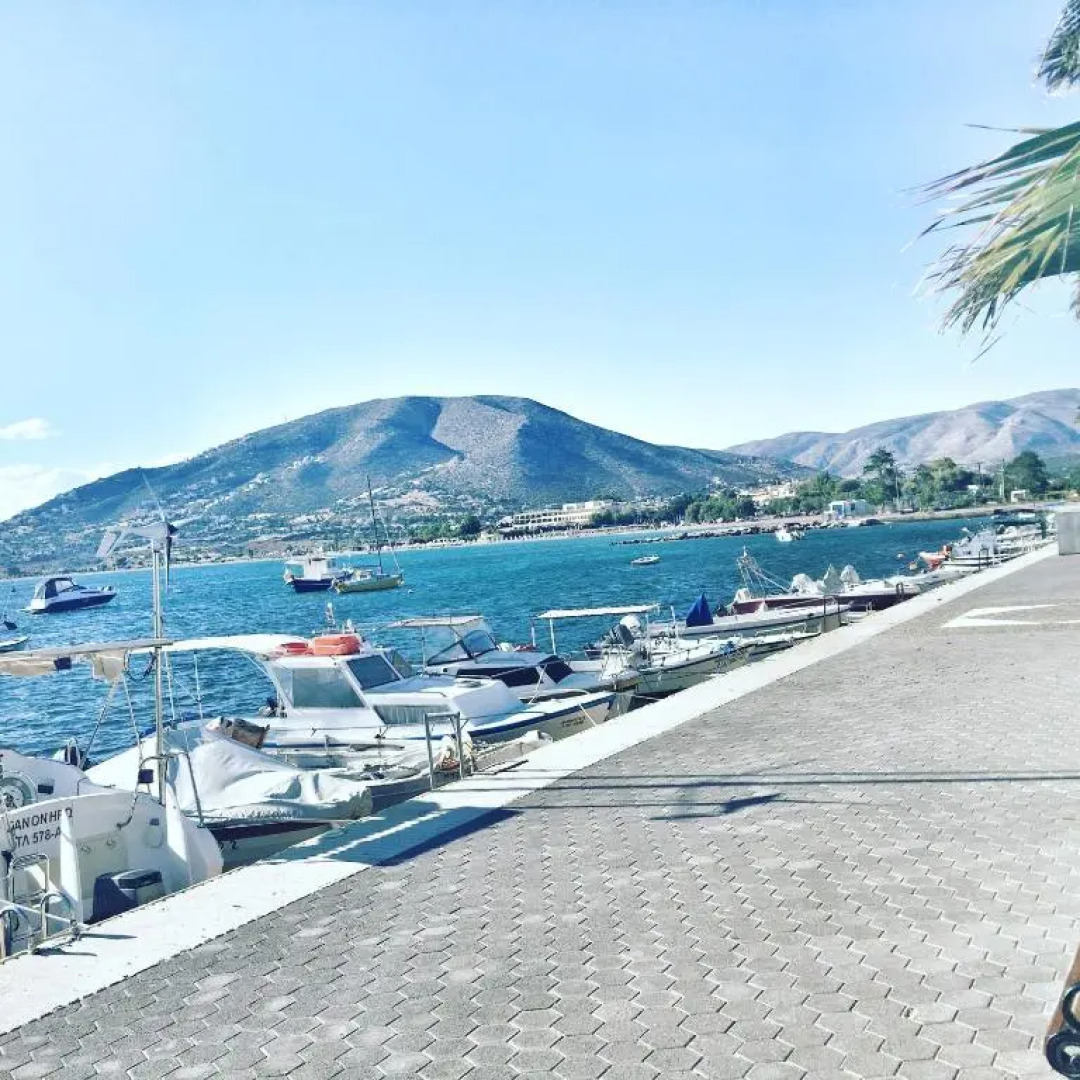 Renovated apt close to beach Wifi AC