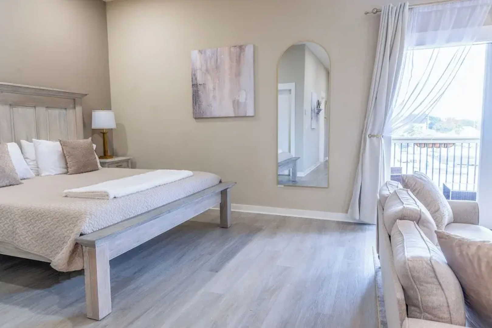 Hotel Whiskey in Pascagoula